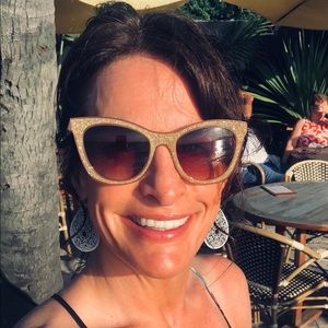 Meet your Posher, Shellie